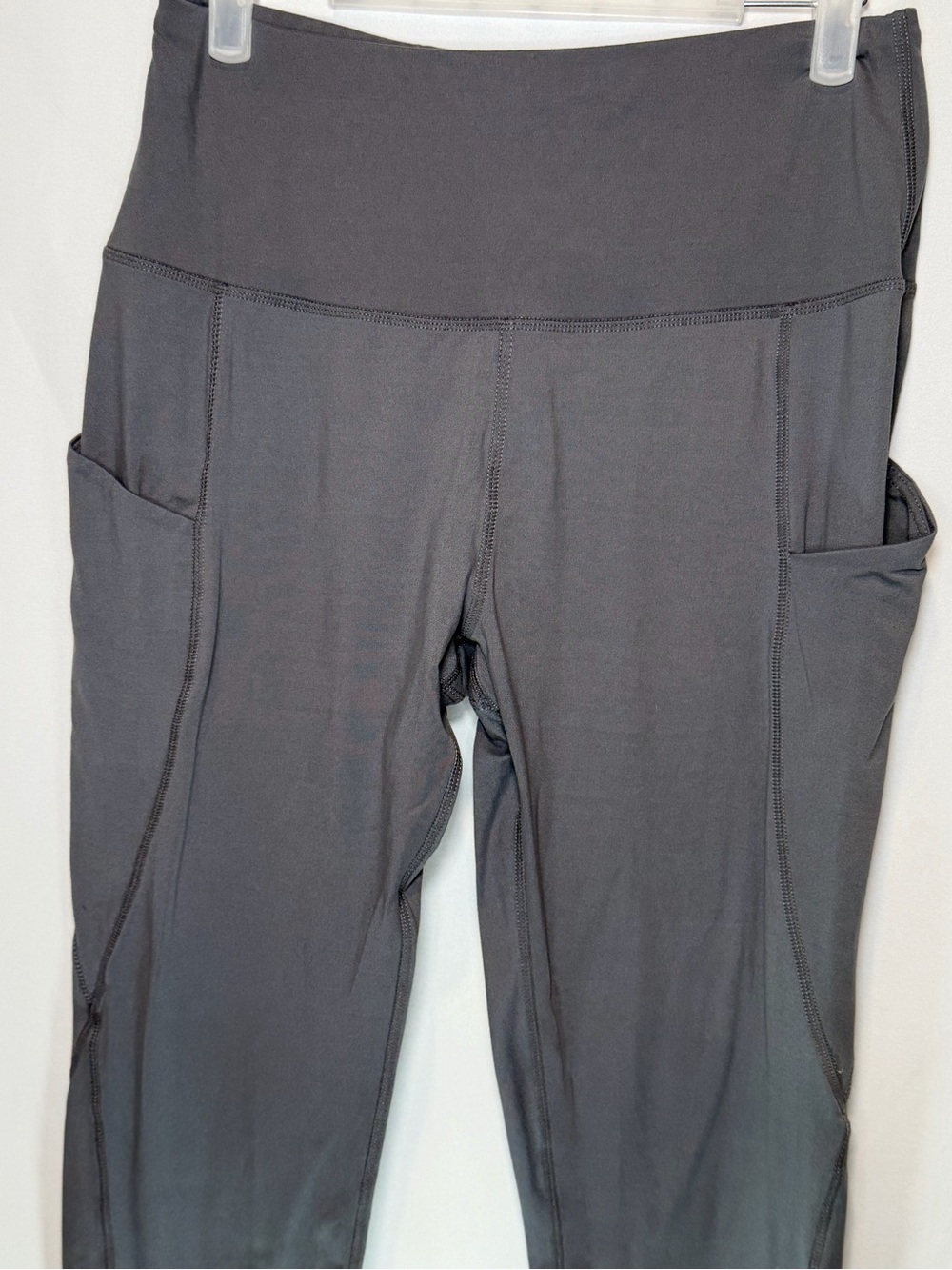 Women’s High-Waist Black Active Leggings with Side Pockets